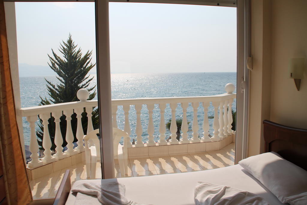 Camera Tripla con Balcone e Vista Mare
